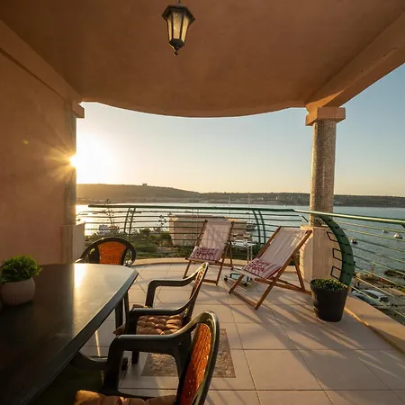 Seafront Panorama Penthouse 3 Bedr 4 Bathr * Mellieha