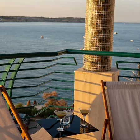 Seafront Panorama Penthouse 3 Bedr 4 Bathr Mellieha