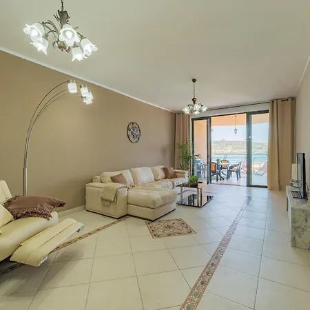 Seafront Panorama Penthouse 3 Bedr 4 Bathr Mellieha