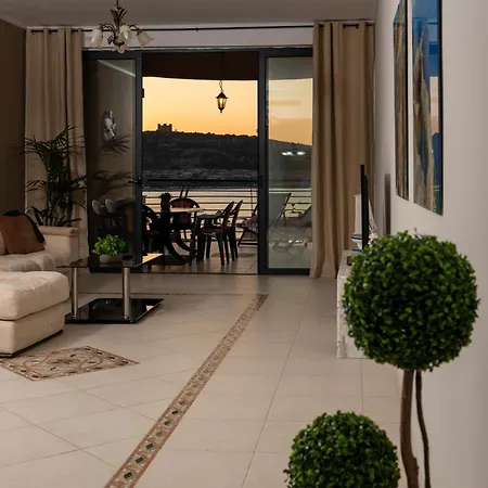 Seafront Panorama Penthouse 3 Bedr 4 Bathr *