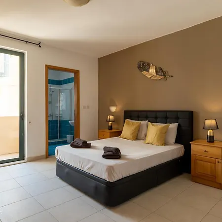 Seafront Panorama Penthouse 3 Bedr 4 Bathr *