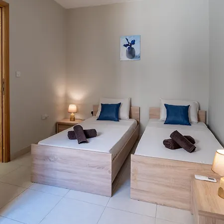 Seafront Panorama Penthouse 3 Bedr 4 Bathr Mellieha